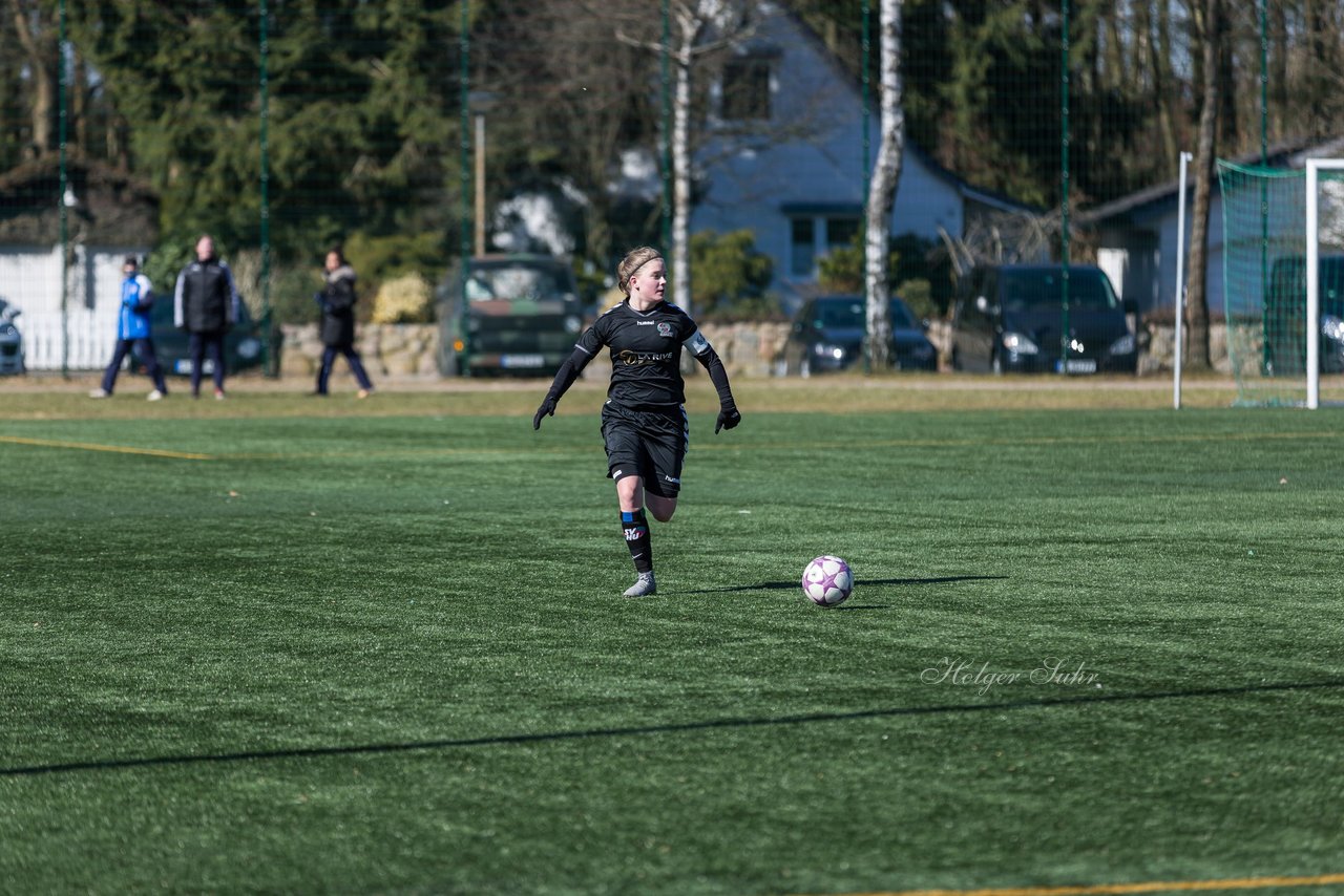 Bild 323 - B-Juniorinnen Halbfinale SVHU - Holstein Kiel : Ergebnis: 3:0